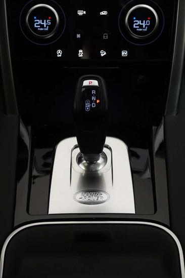 Land Rover Discovery Sport P300e SE — photo 15
