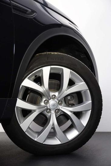 Land Rover Discovery Sport P300e SE — photo 20