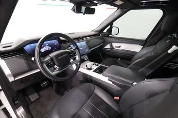 Land Rover Range Rover SV P510e — photo 9