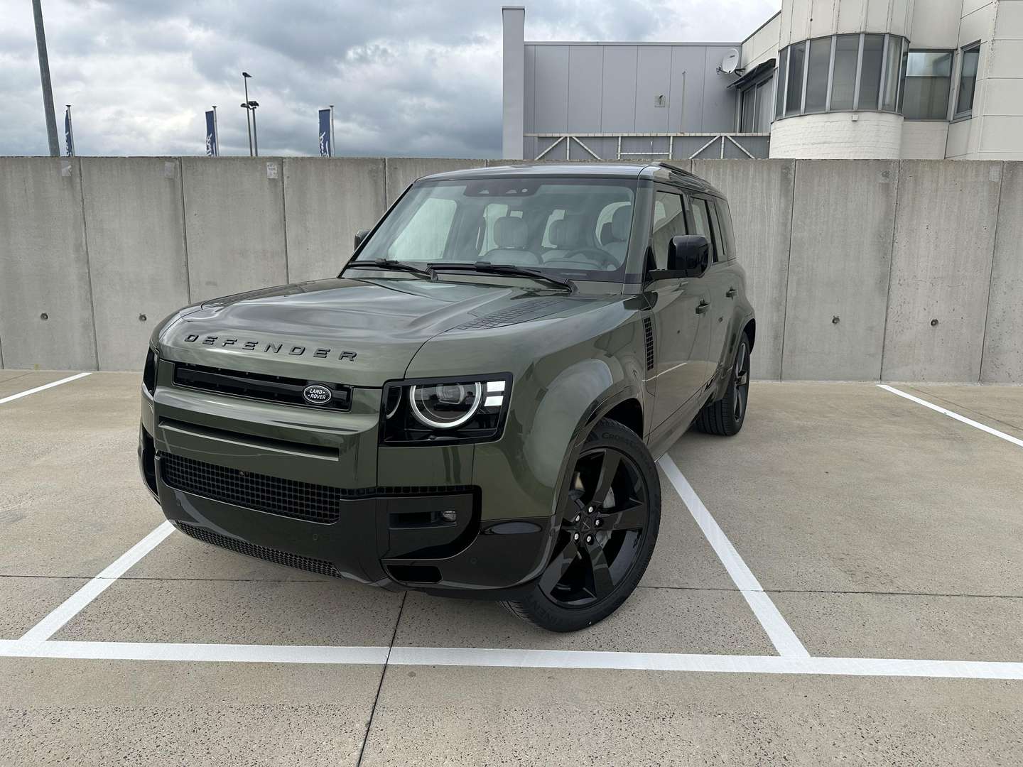 Land Rover Defender X-Dynamic HSE - 2025 - Joinsteer - #1