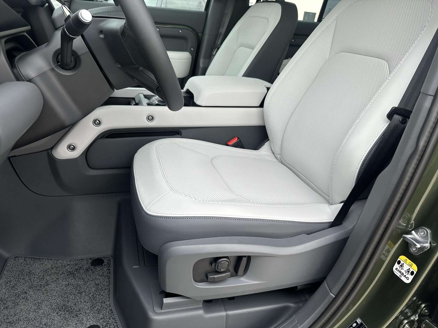 Land Rover Defender X-Dynamic HSE - 2025 - Joinsteer - #22