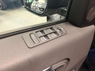 Land Rover Discovery Sport R-DYNAMIC P300e — photo 16