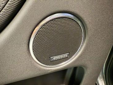 Land Rover Discovery Sport R-DYNAMIC P300e — photo 18