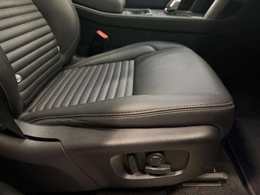 Land Rover Discovery Sport R-DYNAMIC P300e — photo 22