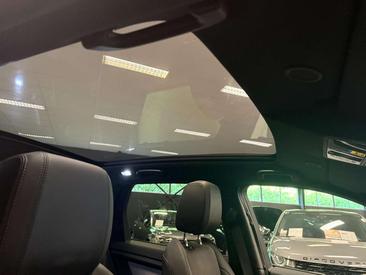 Land Rover Discovery Sport R-DYNAMIC P300e — photo 23