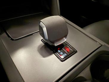 Land Rover Discovery Sport R-DYNAMIC P300e — photo 39