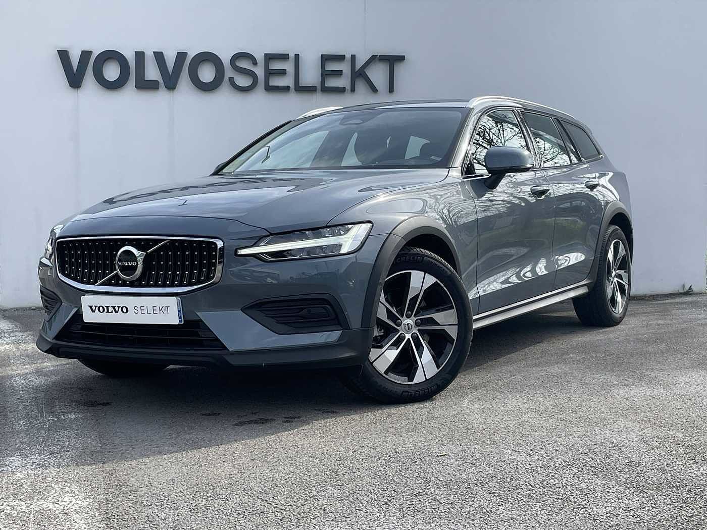 Volvo V60 Cross Country Plus B4 Micro-hybride - 2023 - Joinsteer - #1
