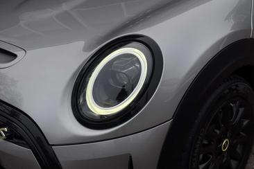 Mini Cooper SE Comfort Access Electric — photo 2