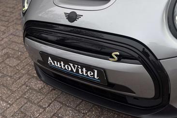 Mini Cooper SE Comfort Access Electric — photo 3