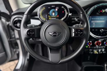 Mini Cooper SE Comfort Access Electric — photo 15