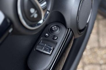 Mini Cooper SE Comfort Access Electric — photo 43