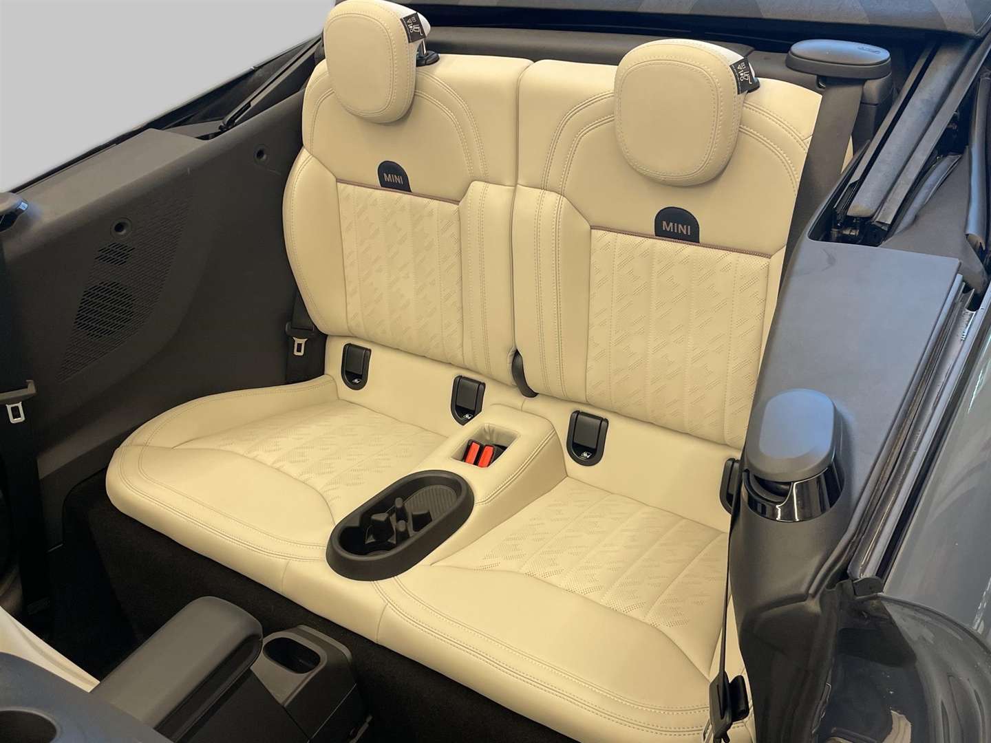 Mini Cabrio Cooper S - 2024 - Joinsteer - #13