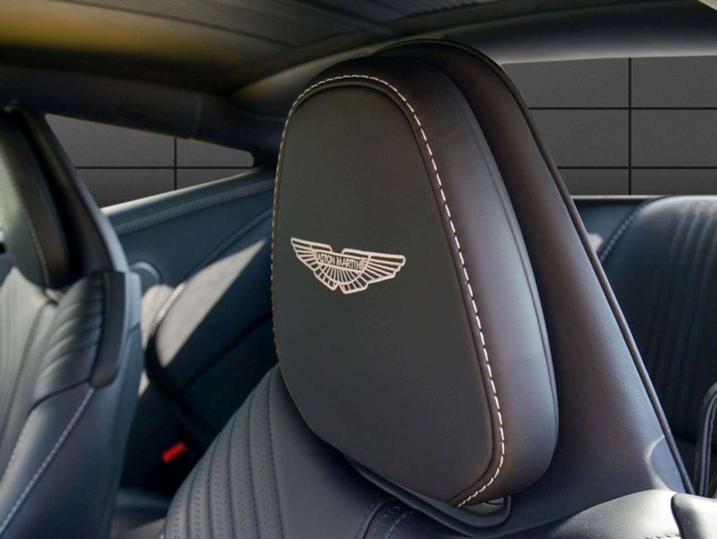 Aston Martin DB11 Coupé V8 - 2023 - Joinsteer - #4