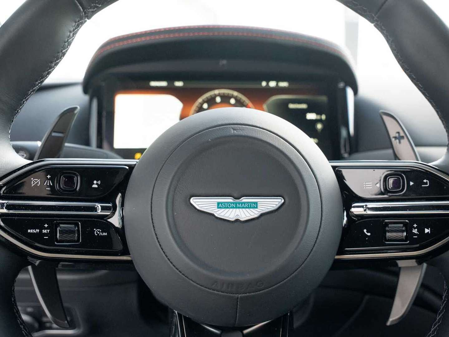 Aston Martin DB12 V8 Coupé Carbon Ceramic - 2024 - Joinsteer - #11