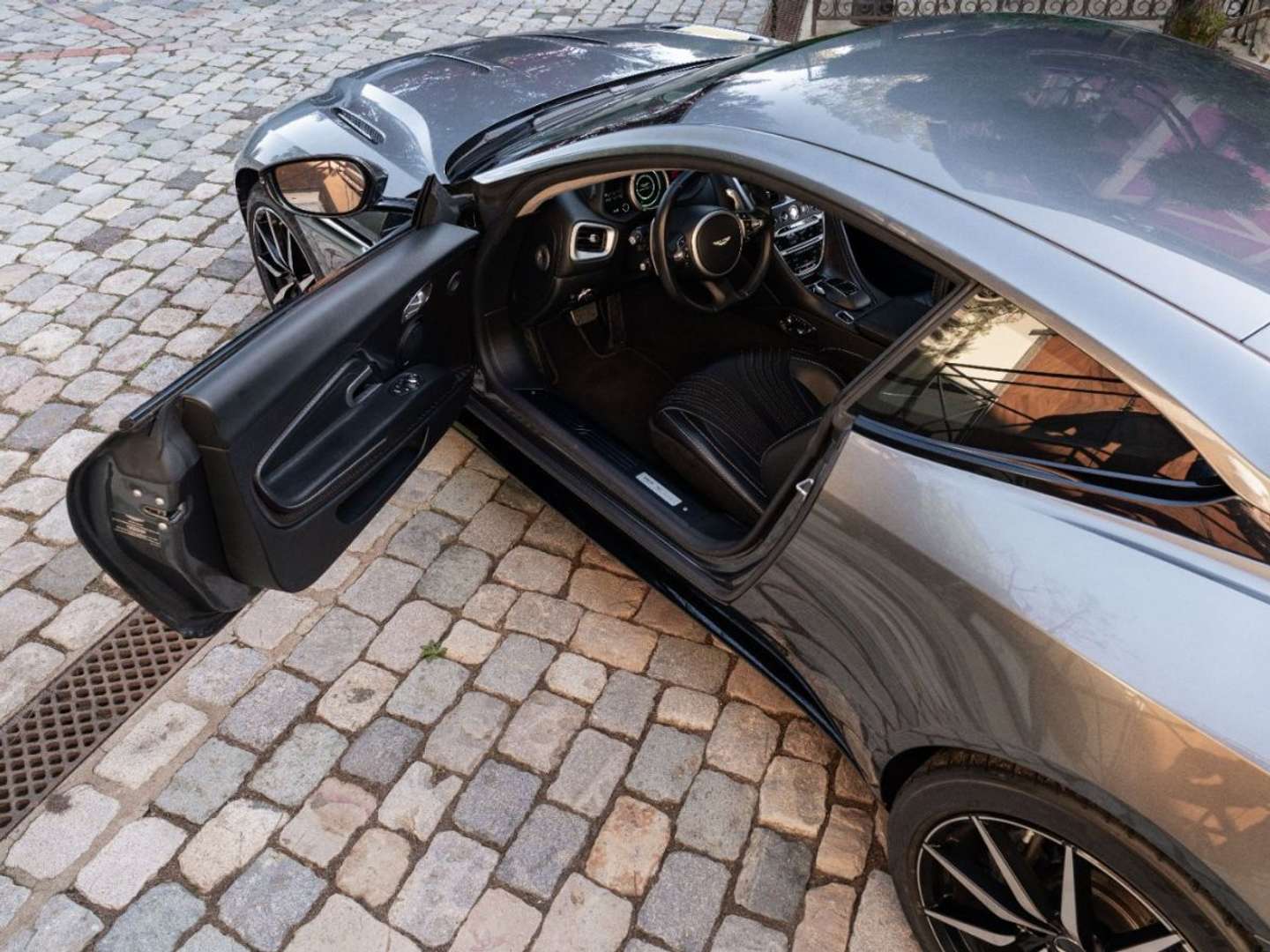 Aston Martin DB11 V12 Launch Edition - 2017 - Joinsteer - #13