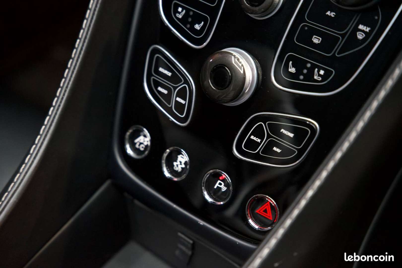 Aston Martin Vanquish Volante V12 6.0 - 2016 - Joinsteer - #13