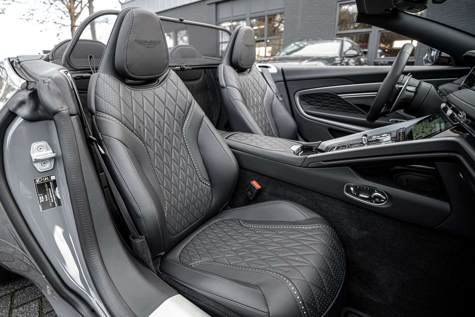 Aston Martin DB12 Volante V8 Lux Quilting - 2024 - Joinsteer - #4