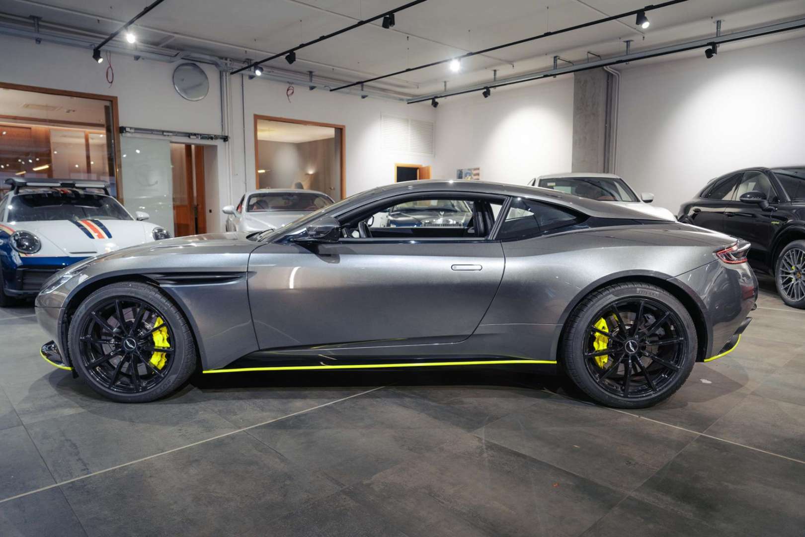 Aston Martin DB11 Coupé V12 5.2 AMR - 2020 - Joinsteer - #1