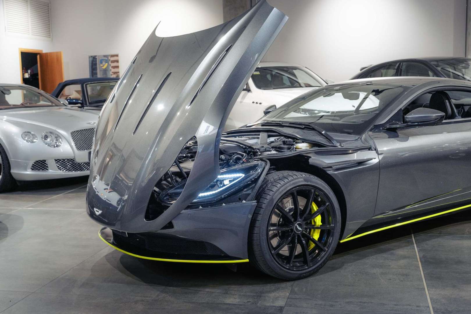 Aston Martin DB11 Coupé V12 5.2 AMR - 2020 - Joinsteer - #4