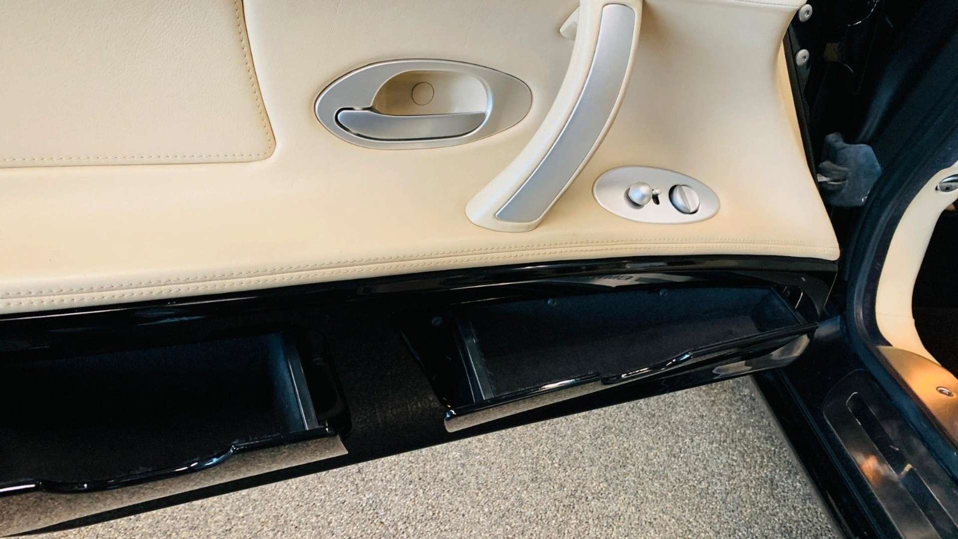 BMW Z8 Roadster PerfPackage Black 4.9 - 2001 - Joinsteer - #12