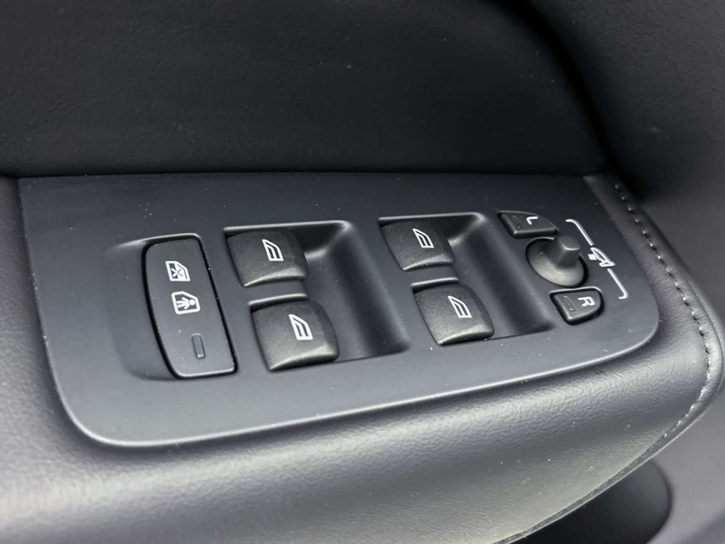 Volvo XC60 T6 Ultimate - 2024 - Joinsteer - #28