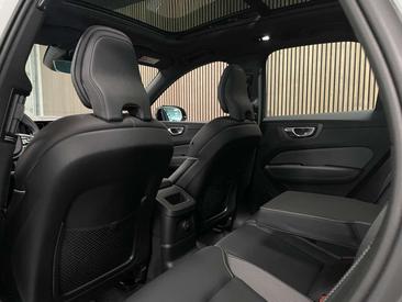 Volvo XC60 T6 Recharge R-Design — photo 9