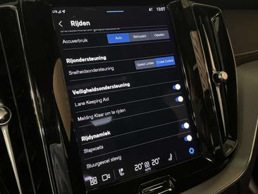 Volvo XC60 T6 Recharge R-Design — photo 20