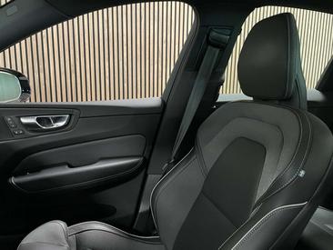 Volvo XC60 T6 Recharge R-Design — photo 26