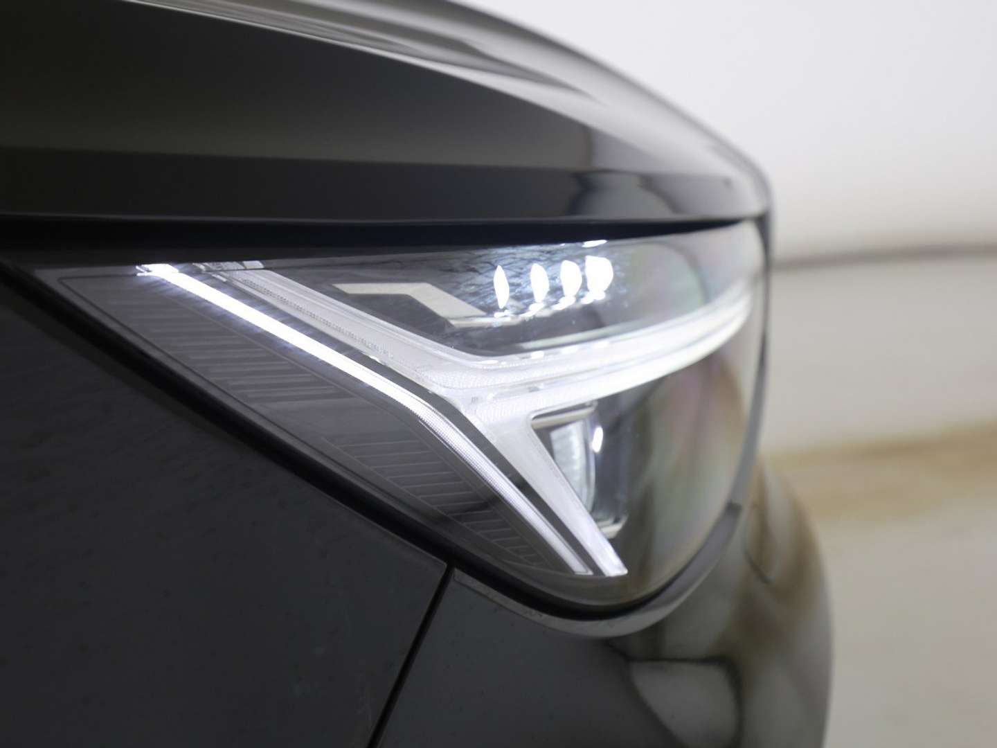 Volvo XC40 B3 Momentum - 2025 - Joinsteer - #3