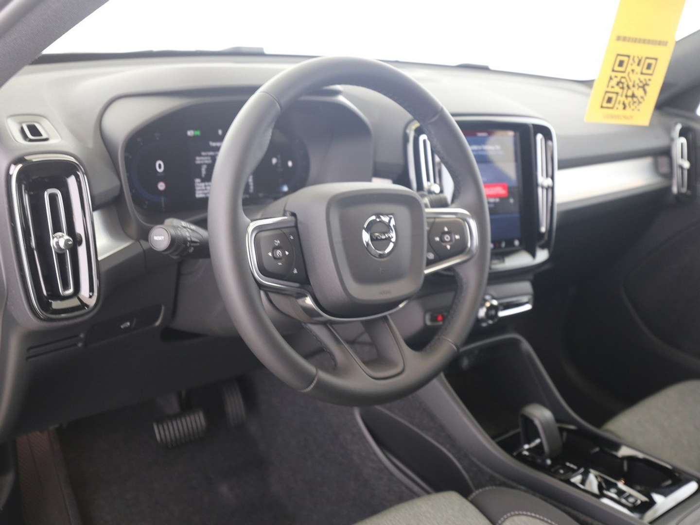 Volvo XC40 B3 Momentum - 2025 - Joinsteer - #4