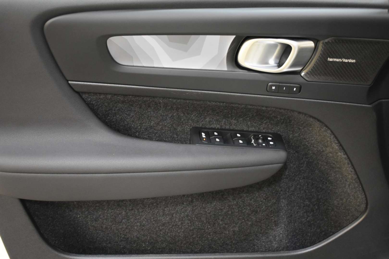 Volvo EX40 Recharge Ultimate - 2025 - Joinsteer - #12