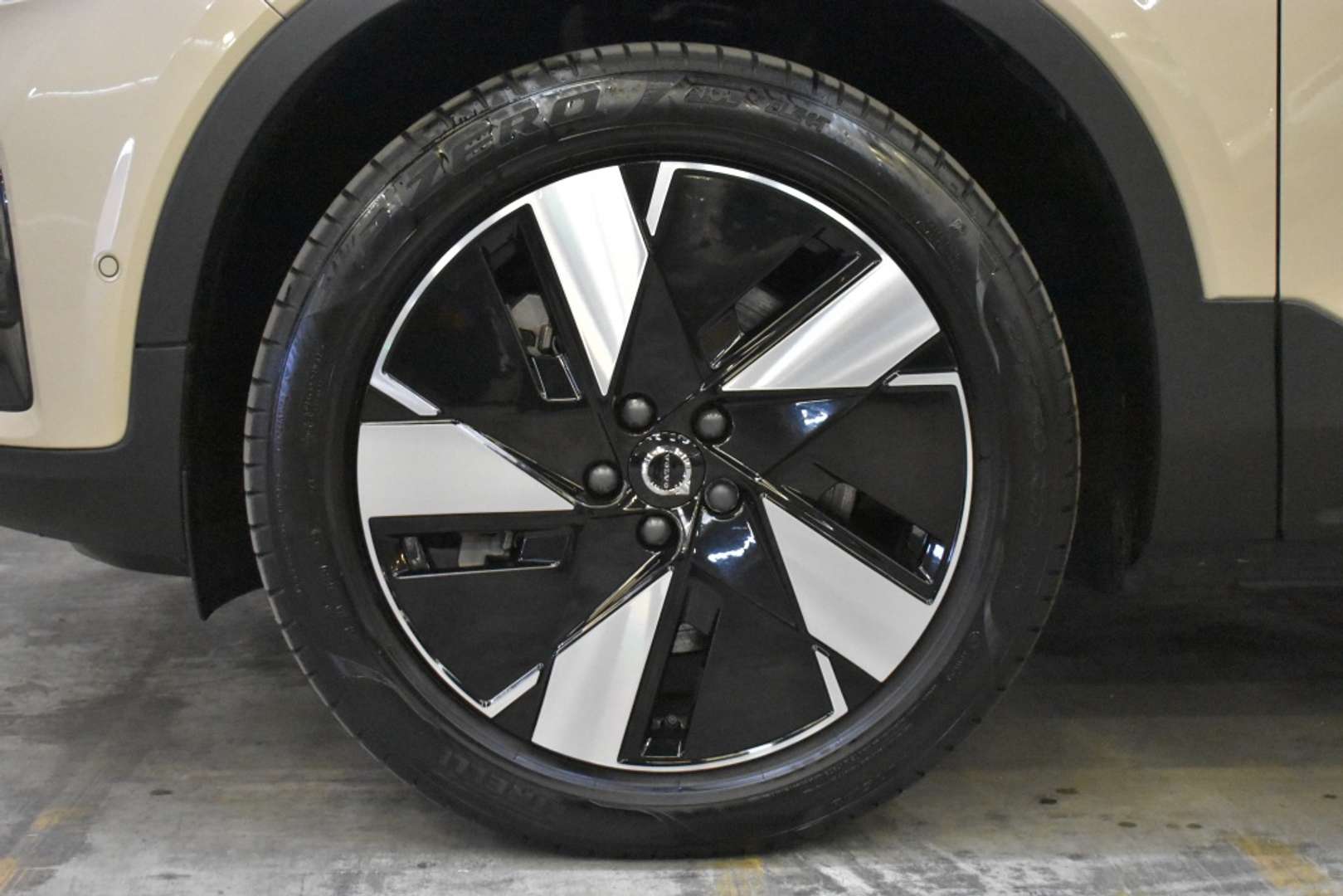 Volvo EX40 Ultra Extended Range - 2025 - Joinsteer - #4