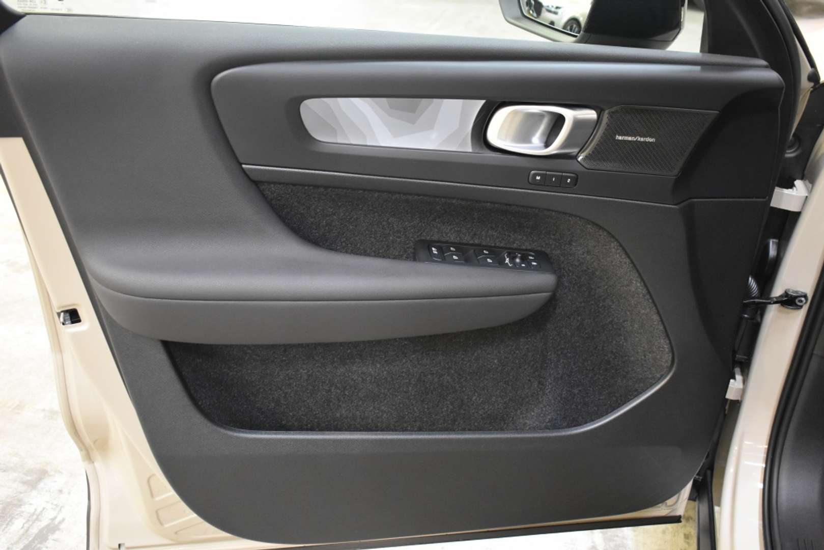 Volvo EX40 Ultra Extended Range - 2025 - Joinsteer - #11