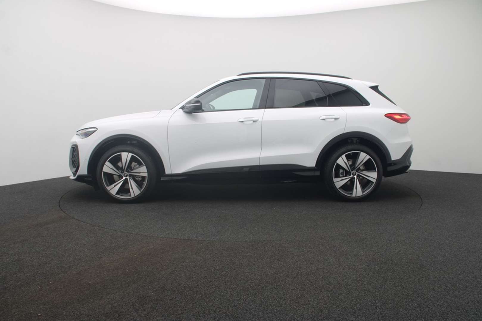 Audi Q5 S Line TDI - 2025 - Joinsteer - #1