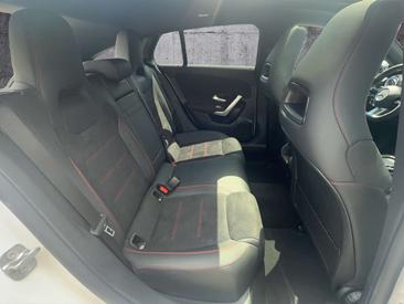 Mercedes CLA 200 AMG Line — photo 11