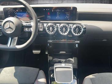 Mercedes CLA 200 AMG Line — photo 12
