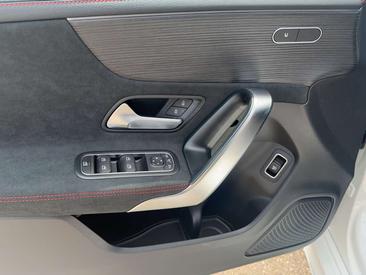 Mercedes CLA 200 AMG Line — photo 15