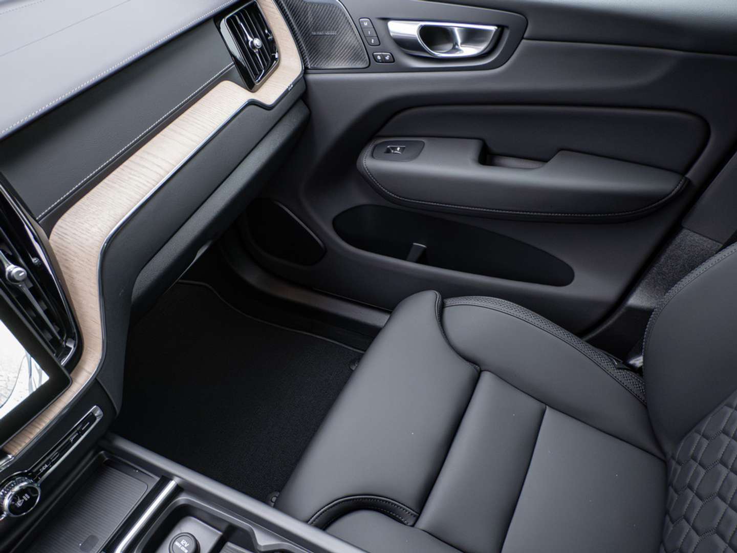 Volvo XC60 T8 Recharge Ultimate - 2025 - Joinsteer - #12