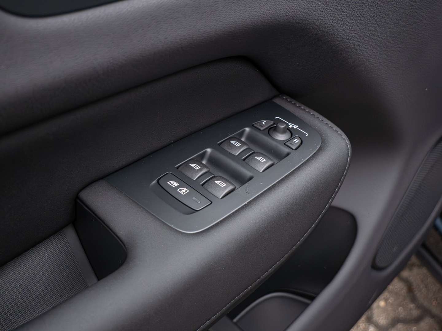 Volvo XC60 T8 Recharge Ultimate - 2025 - Joinsteer - #17