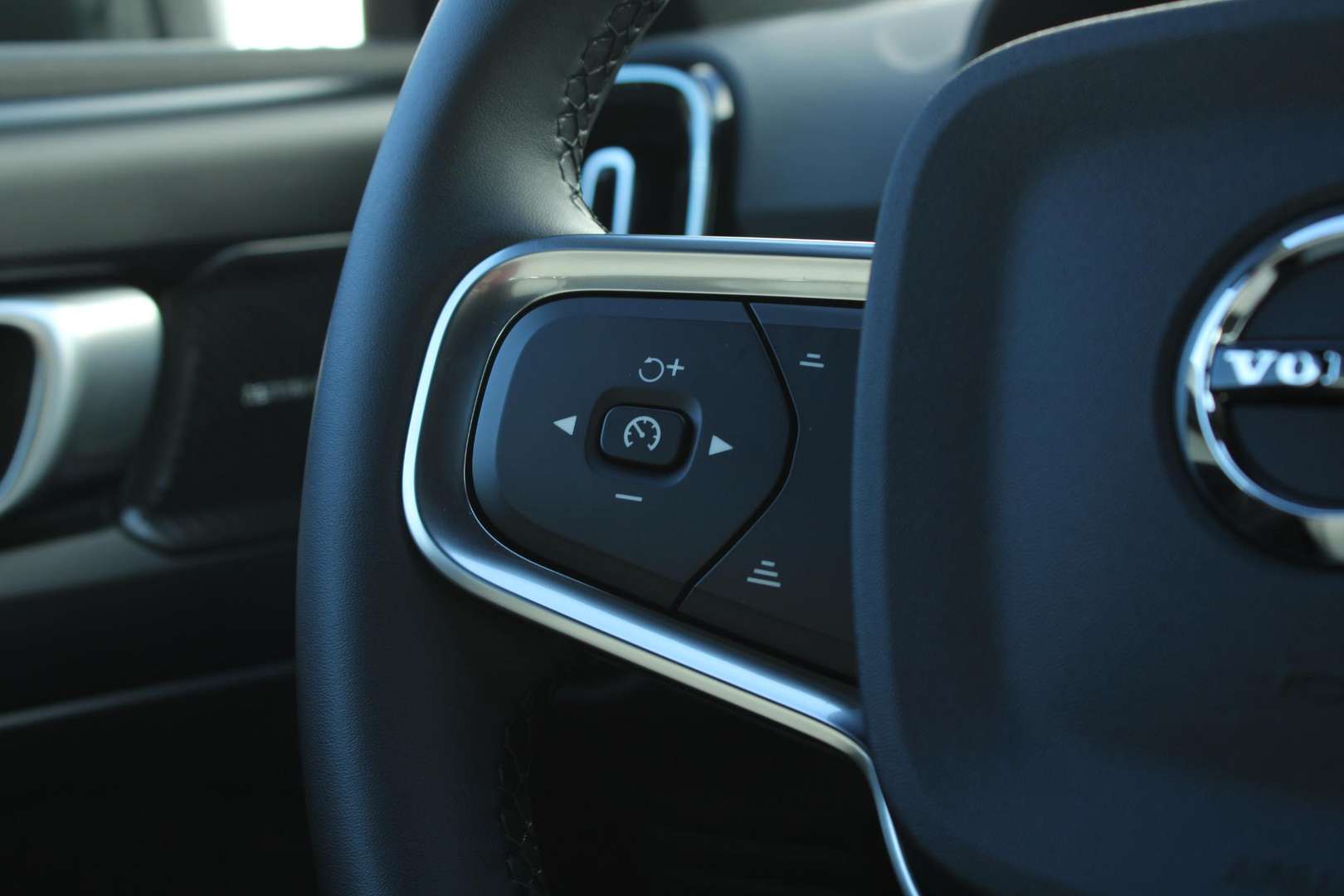 Volvo EX40 Single Motor Business - 2025 - Joinsteer - #14