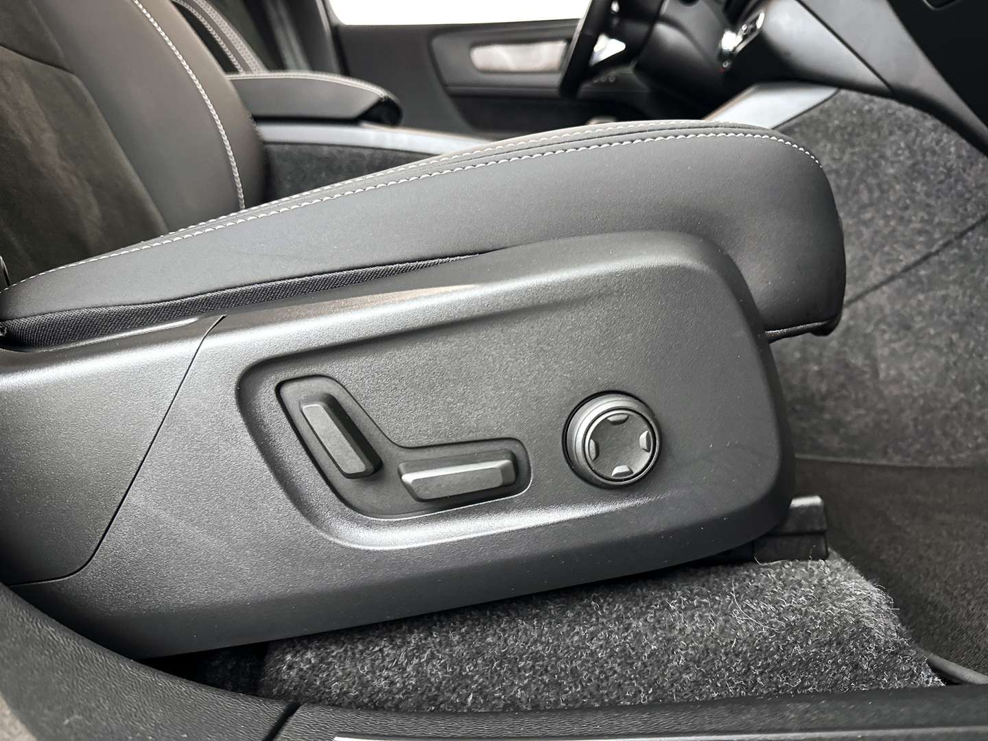 Volvo C40 Recharge Ultimate - 2025 - Joinsteer - #32