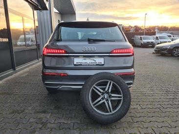 Audi Q7 55 TFSI — photo 7