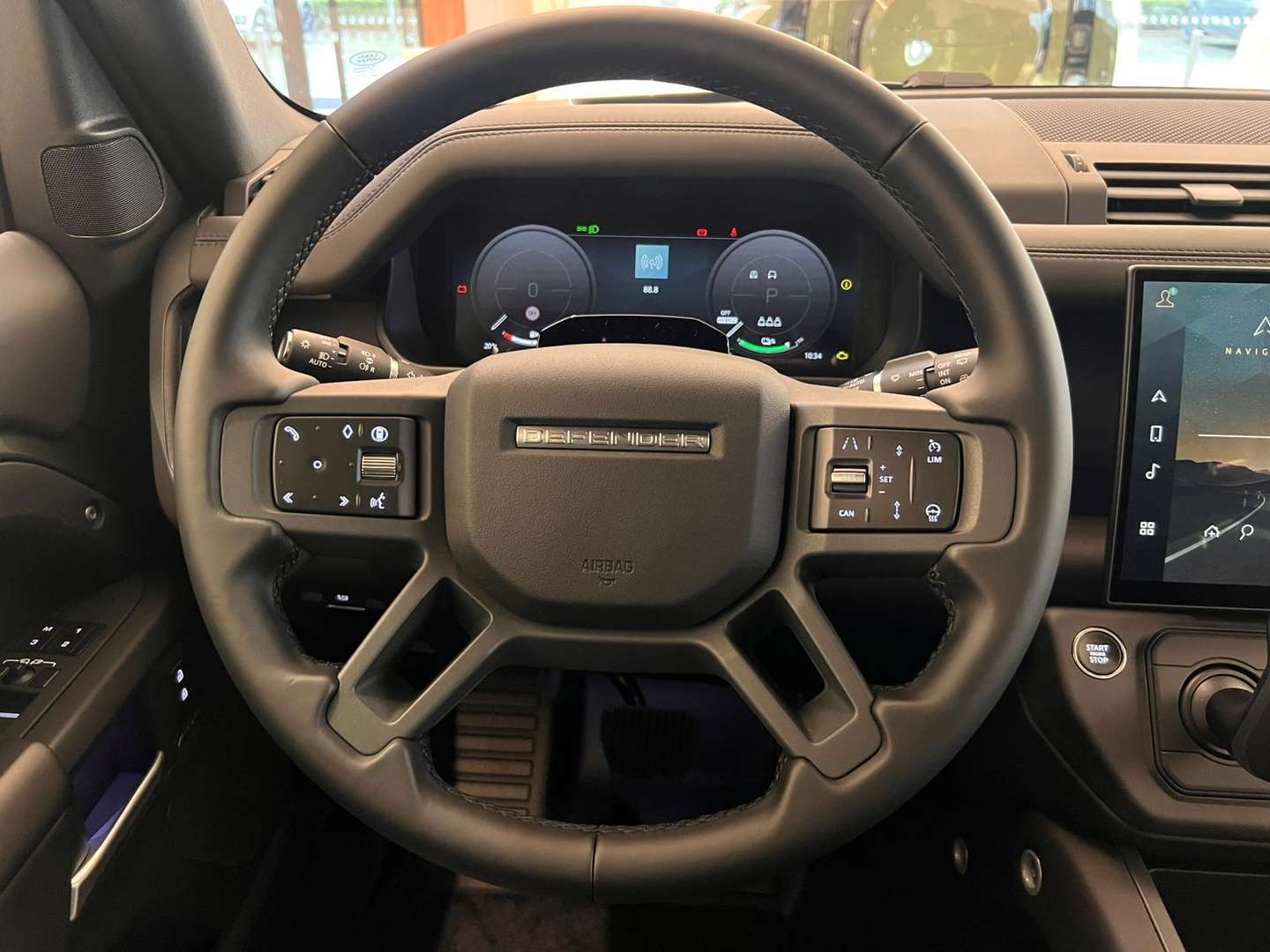 Land Rover Defender X-Dynamic HSE P300e - 2025 - Joinsteer - #9