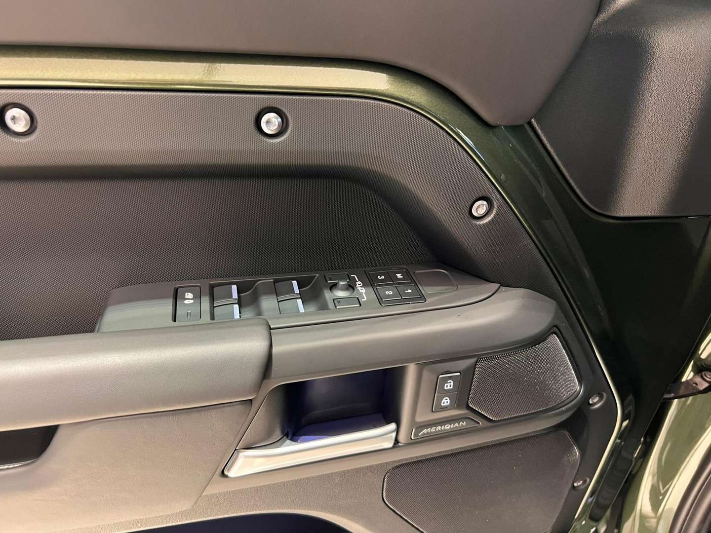 Land Rover Defender X-Dynamic HSE P300e - 2025 - Joinsteer - #12