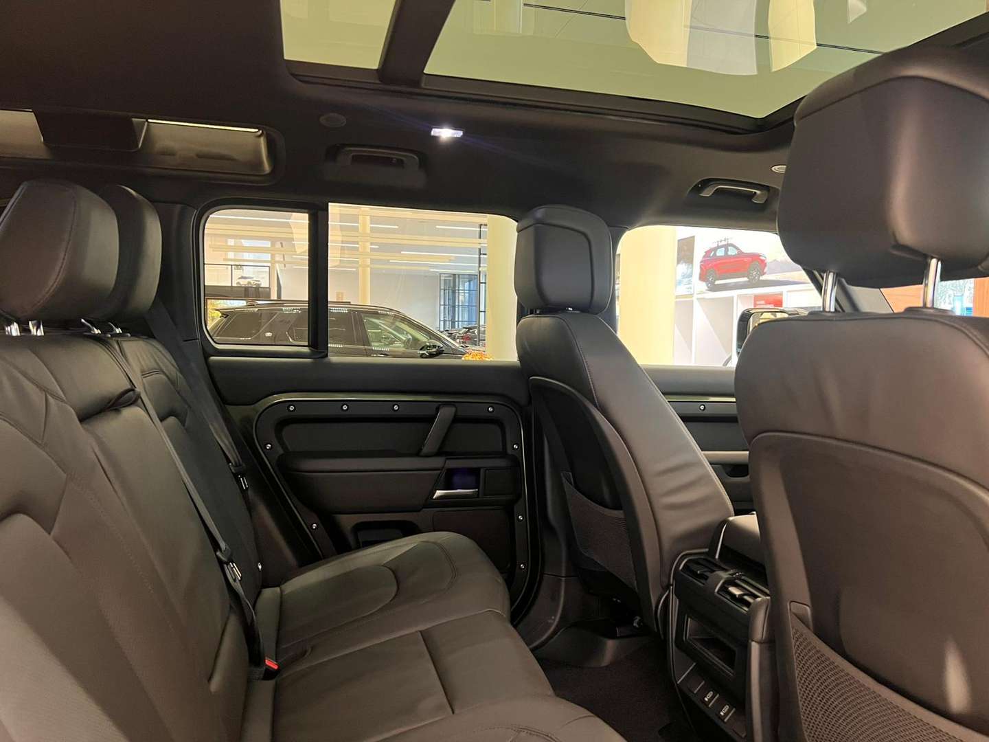 Land Rover Defender X-Dynamic HSE P300e - 2025 - Joinsteer - #15