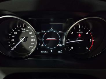 Land Rover Discovery Sport D180 HSE Luxury — photo 14
