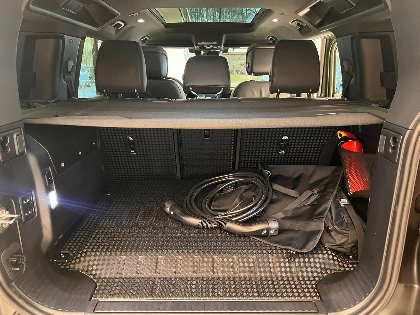 Land Rover Defender X-Dynamic HSE P300e - 2025 - Joinsteer - #24