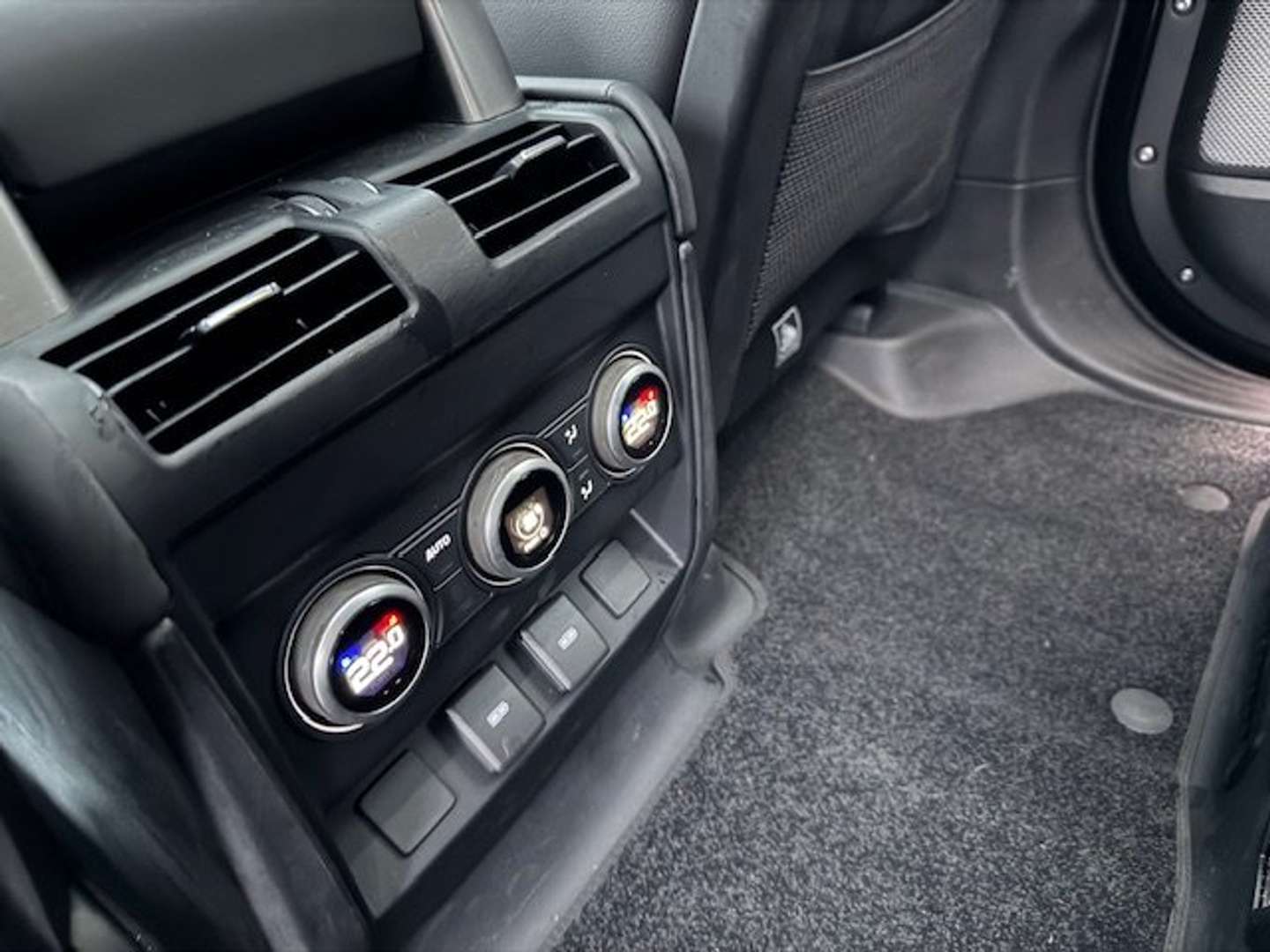 Land Rover Defender 130 X-Dynamic SE D300 - 2024 - Joinsteer - #12