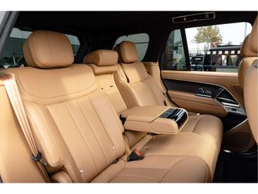 Land Rover Range Rover HSE P550E — photo 11