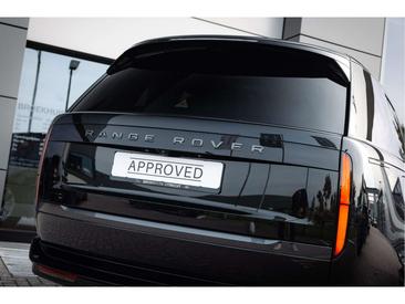 Land Rover Range Rover HSE P550E — photo 13